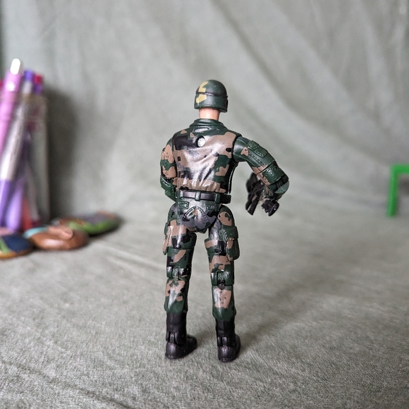 World Peacekeepers Soldier Figure Camo Articulated Military Toy Adventure Helmet - Picture 10 of 12